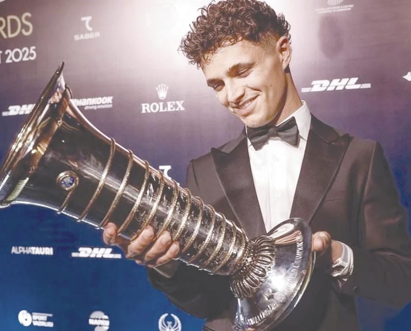 ¡RECIBE LANDO NORRIS EL TROFEO DE CAMPEÓN DE F1!