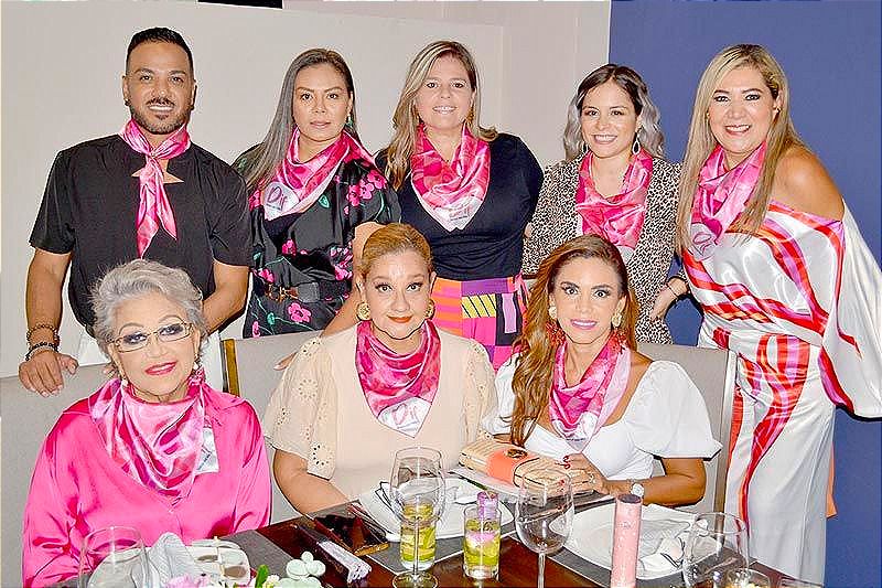 MELINA RIVERA DE UNANUE DE MANTELES LARGOS!