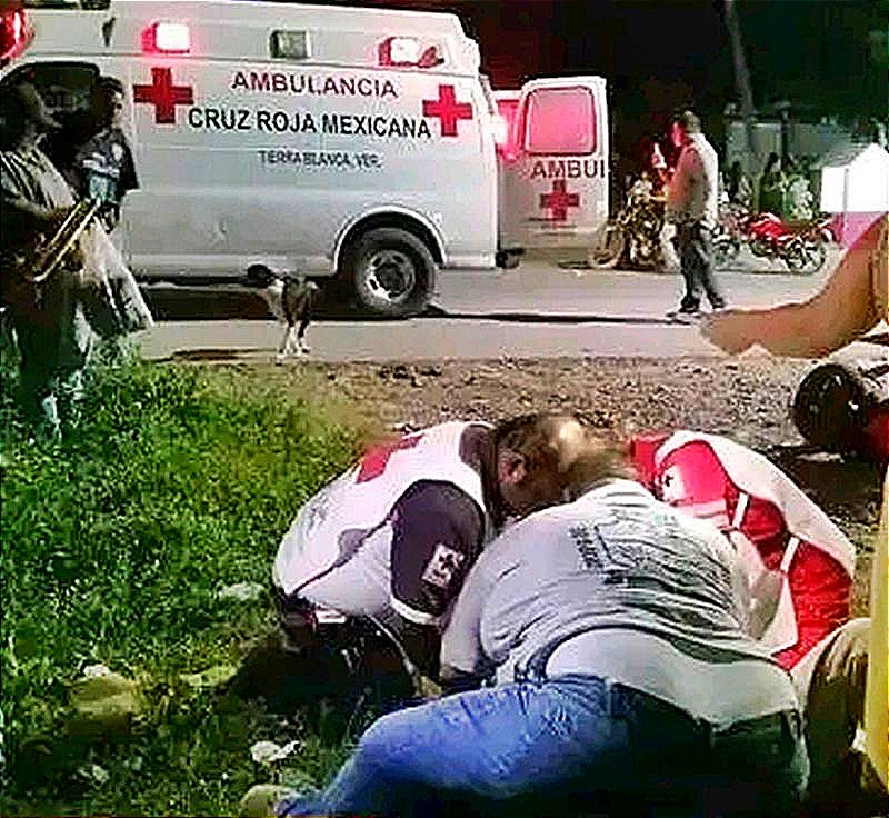 ¡MOTOCICLISTA HERIDO EN ENCONTRONAZO! -Y LO MANDA A URGENCIAS