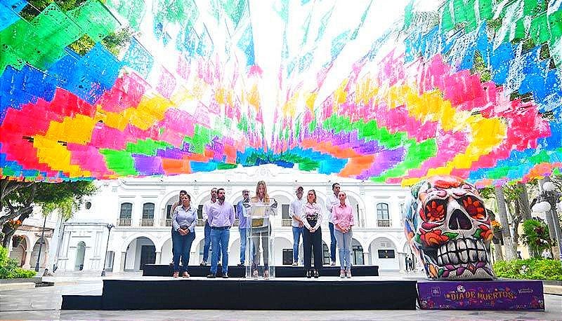 ¡FESTIVAL DEL DÍA DE MUERTOS! -Bailongo en el Zócalo de Veracruz