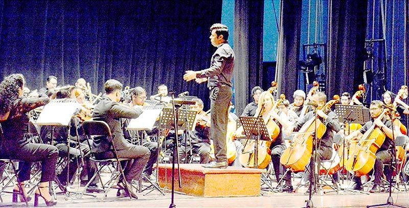 La Orquesta Sinfónica “Daniel Ayala” y la Bigbrass Band de la EMBA... PRESENTAN CONCIERTO DE LAS AMÉRICAS!