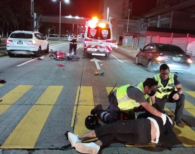¡MOTOCICLISTA LESIONADO EN EL BULEVAR!