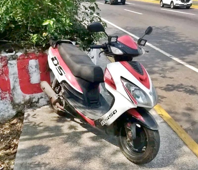 ¡LOCALIZAN MOTONETA ABANDONADA!