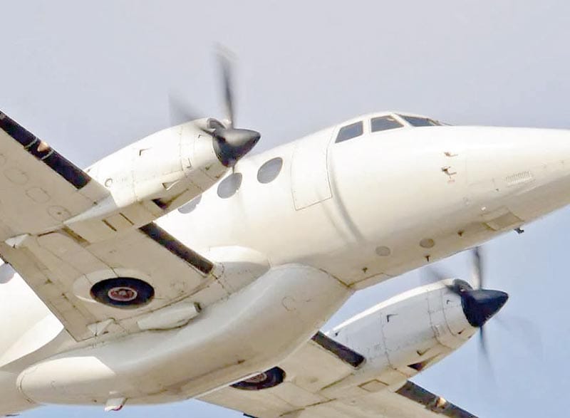 ¡AVIÓN SE ESTRELLA EN CANADÁ: 10 MUERTOS!