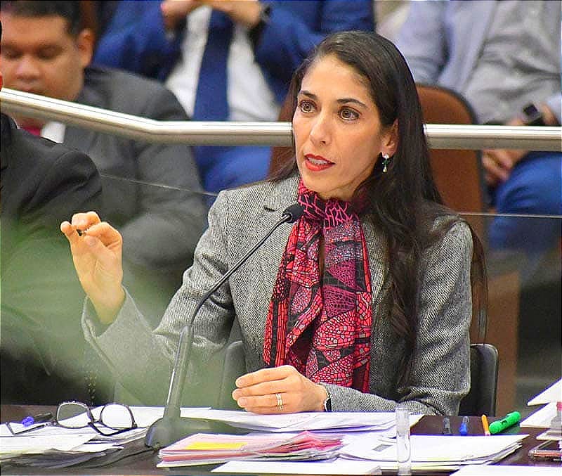 ¡SACA SUS NÚMEROS! -*DE LOS 100 PUNTOS EN APROBACIÓN APENAS ALCANZÓ UN 38.70...