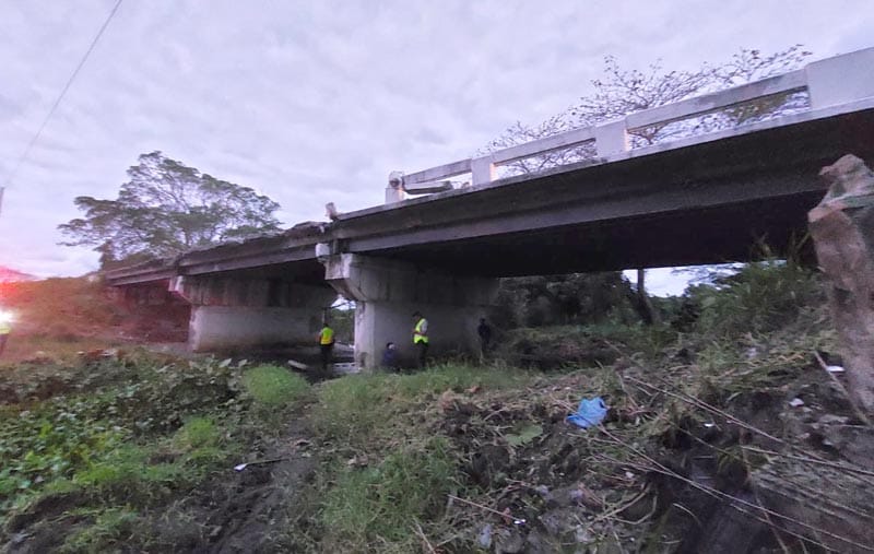 DE PELÍCULA ¡SALIÓ VOLANDO DEL PUENTE!