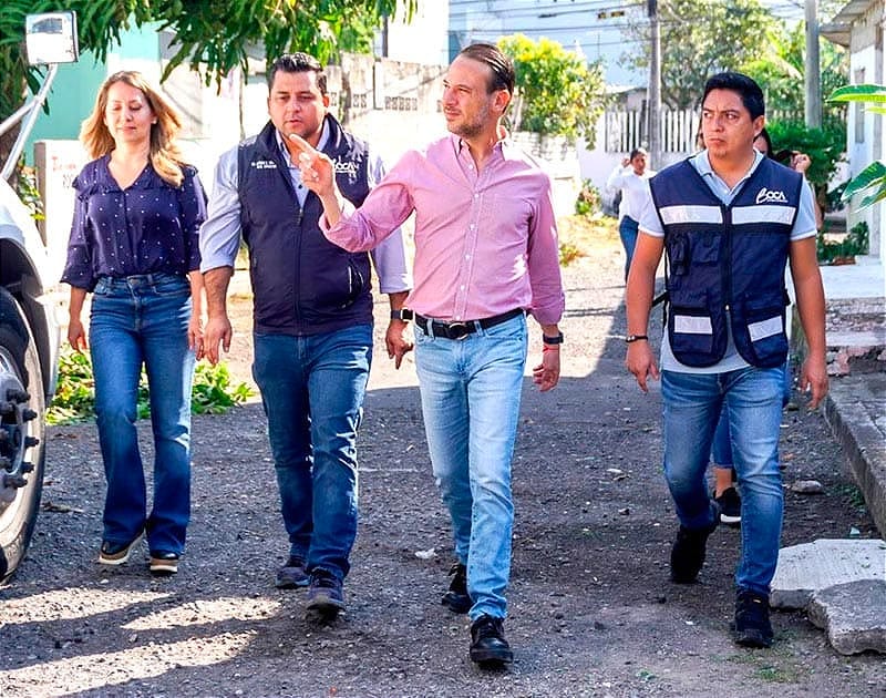 ¡UNÁNUE SEGUIRÁ PAVIMENTANDO CALLES!