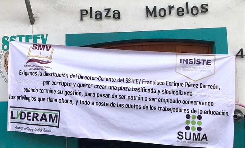 ¡SINDICATOS VS. SSTEEV! -TOMAN LAS OFICINAS EN XALAPA *Demandan Renuncia del Director Gerente