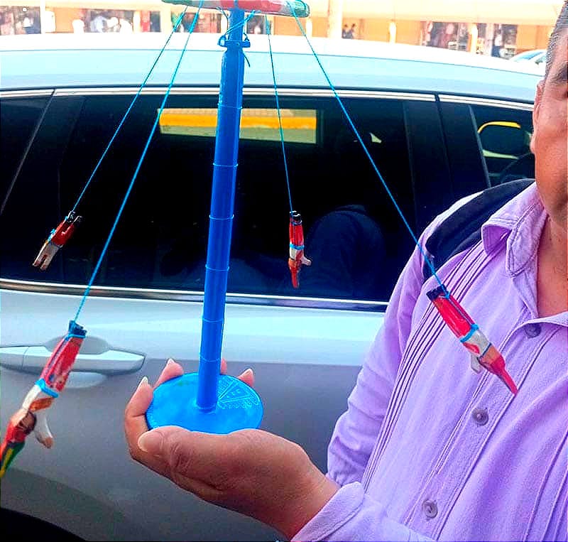 ¡UNOS MINI-VOLADORES DE PAPANTLA EN 250 PESOS!