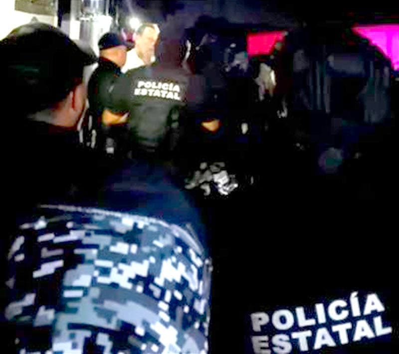 ¡ARREMETEN LOS POLICÍAS DE SSP CONTRA MANIFESTANTES EN MARTÍNEZ DE LA TORRE! -*Pobladores Reportaron Varias Personas Desaparecidas