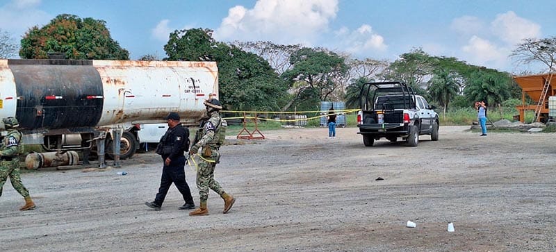 ¡MATAN A JEFE DE PLANTA DE ASFALTO! -*Llegaba al Trabajo cuando fueron alcanzados por un taxi...