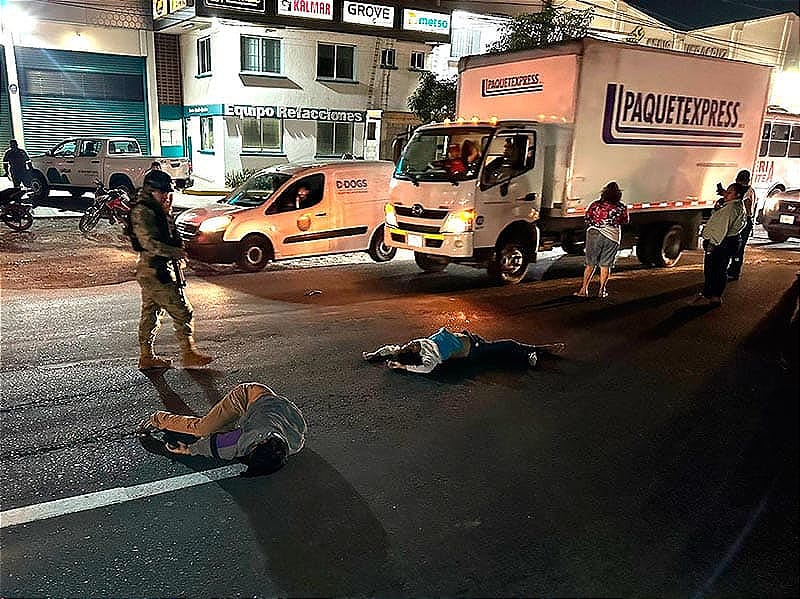 ¡CAMIONETA ARROLLA Y MATA A PAREJA DE MOTOCICLISTAS! - |EN EL PUENTE DE LAS AMAPOLAS