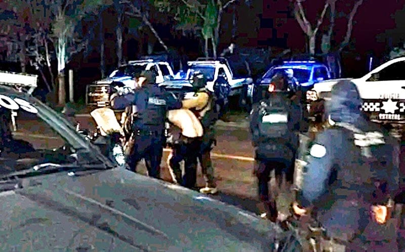 ¡GOLPEA A SU PAREJA Y PRENDE FUEGO AL MOTEL!