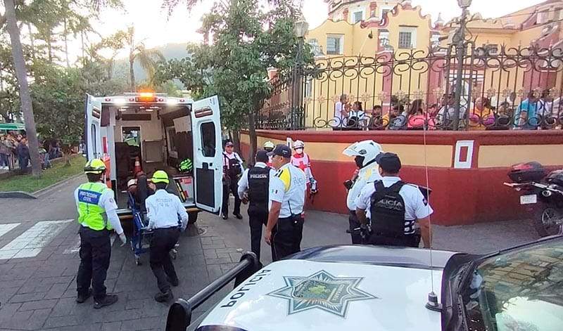 ¡SE CORTA LAS COSTILLAS EN LOS BAÑOS DE LA CATEDRAL!