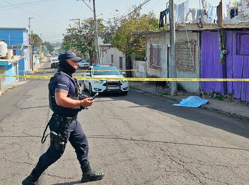 ¡SE VA AL CIELO EN LA ÚLTIMA CAÑITA! -*Don Angel se sintió mal y se desvaneció en calles de la colonia Unidad Veracruzana