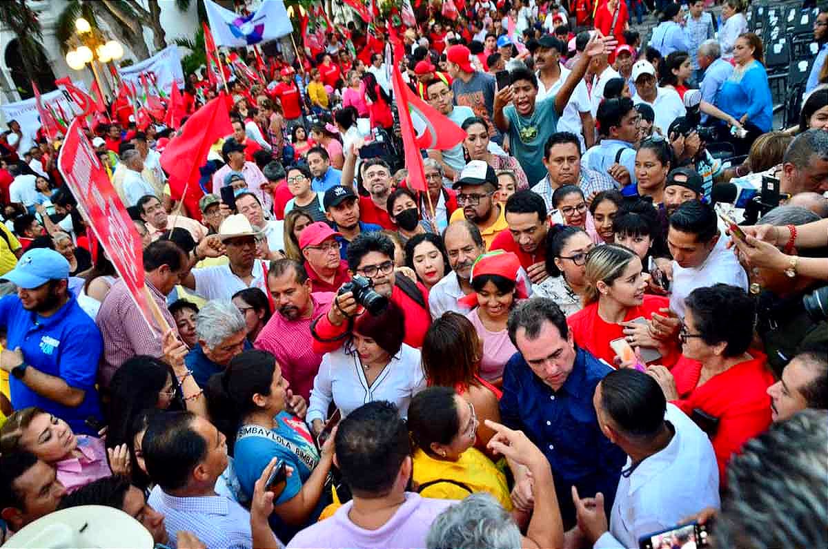 ¡NO CABÍAN! -*Termina la Precampaña de Pepe  *Había Desde Azules, Amarillos y Rojos