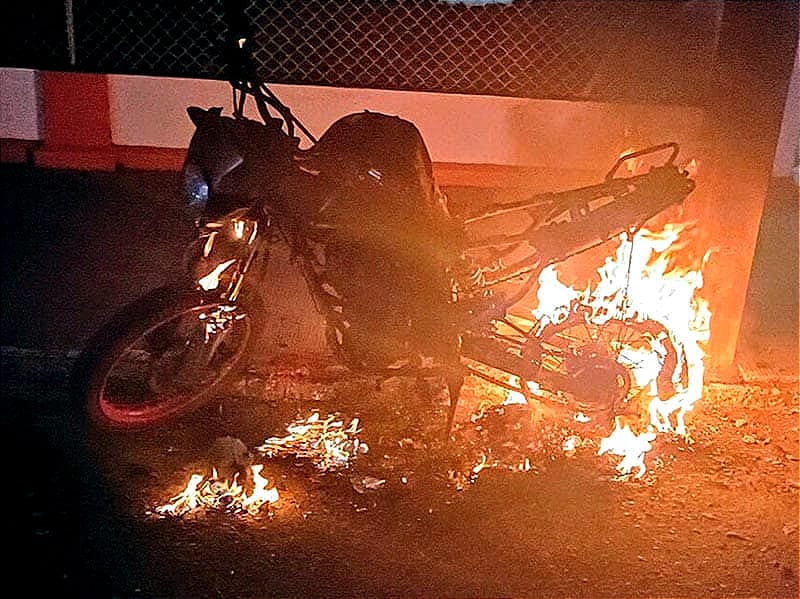 ¡ERA SU MOTO! - DESDE EL GYM EMPEZÓ A VER EL HUMO