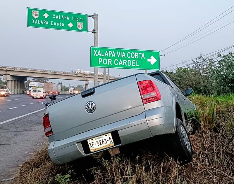 ¡CERRÓN, VOLANTAZO Y A LA MALEZA! - CERCA DEL PUENTE DE SANTA FE