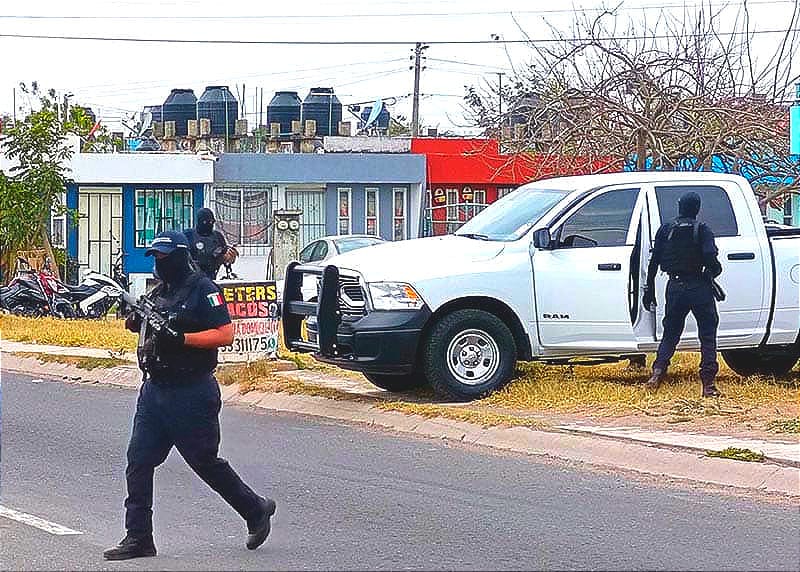 ¡LOS ACALAMBRAN! - FUERTEMENTE ARMADOS REVISAN VEHÍCULOS AL AZAR.