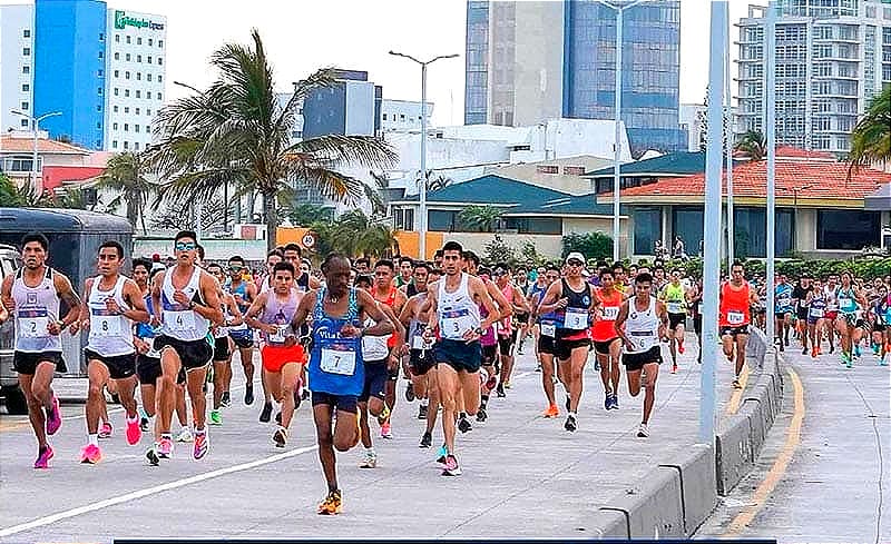 ¡KENIANA Y POBLANO VUELAN EN LA 10 K! - *Leah Jebiwot en la Rama Femenil  *Hesiquio Flores en la Varonil