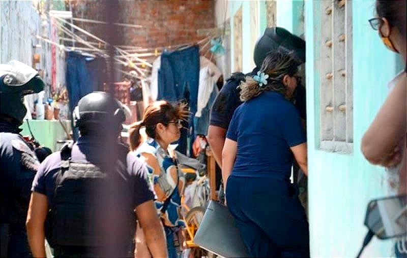 ¡RESCATAN A DOS NIÑOS! - *Vecinos Hicieron Denuncia Ciudadana