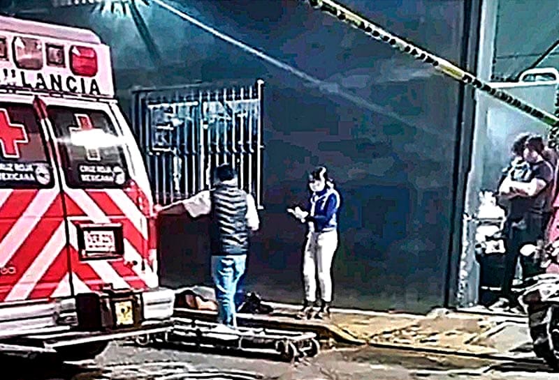 ¡SE DESVANECE EN LA BANQUETA SALIENDO DEL GYM!