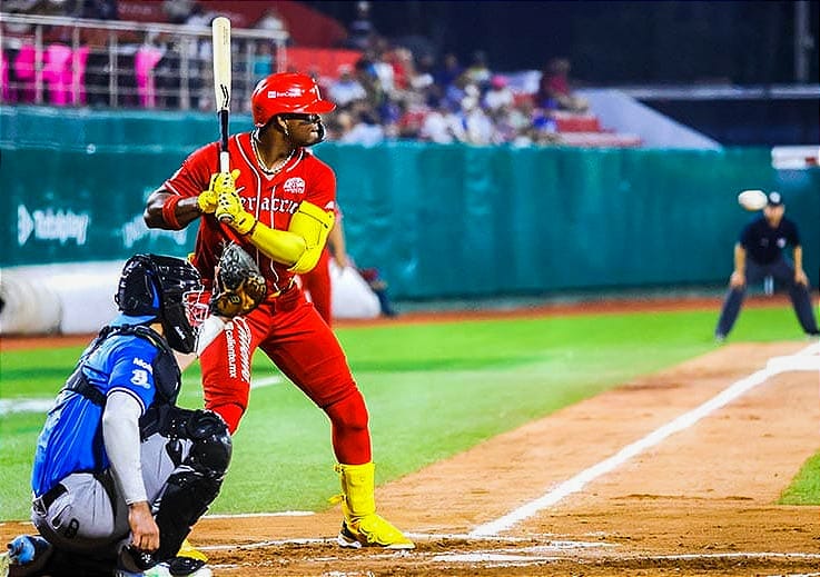 ¡LA PRIMERA PARA EL ÁGUILA! - *Se imponen 7-4 a los Bravos de León en el “Beto Avila”