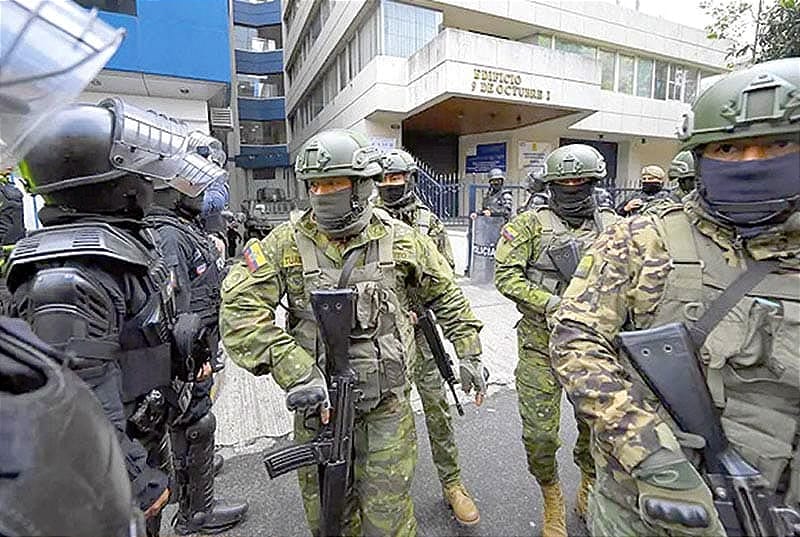 ¡MÉXICO EXIGIÓ 'GARANTÍAS' PARA LOS DIPLOMÁTICOS! - "VIOLACIÓN FLAGRANTE AL DERECHO INTERNACIONAL Y A LA SOBERANÍA DE MÉXICO".