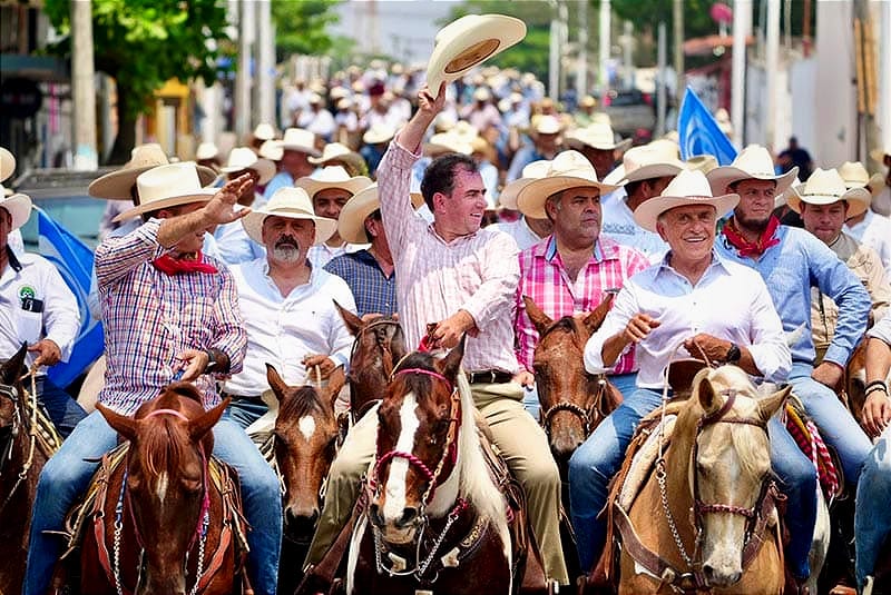 ¡Y CABALGAAAN! - EN CHOLELANDIA...
