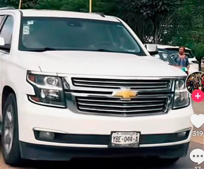 ¡USAN CAMIONETAS CHOCOLATES Y OFICIALES EN CAMPAÑA DE NAHLE!