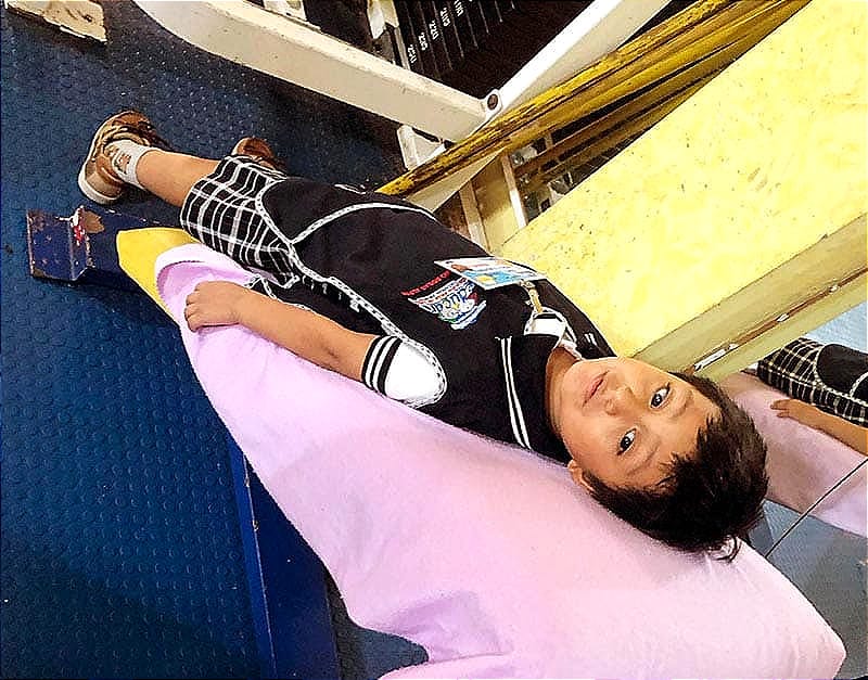 Emiliano se Ejercita Antes de ir al Colegio...