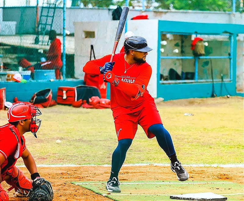 ¡PRIMERA VERSIÓN DE LA SERIE ROJA! - *ESTÁ NOCHE AL “HARP HELÚ”!