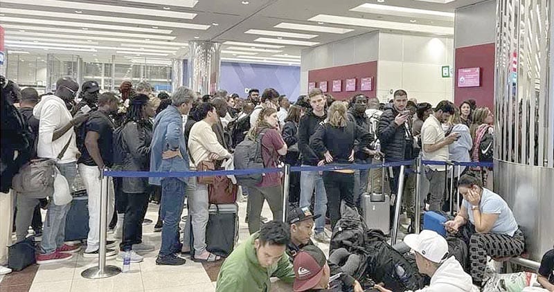 ¡A LA DERIVA MEXICANOS VARADOS EN AEROPUERTO DE DUBAI!