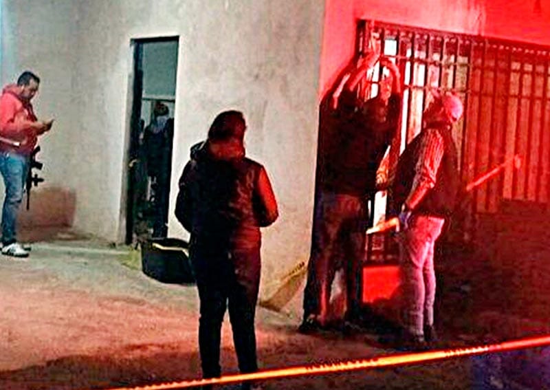 ¡ENCUENTRA A SU MARIDO COLGADO! - *JUNTO SUS VECINOS LO BAJARON PERO YA HABÍA MUERTO