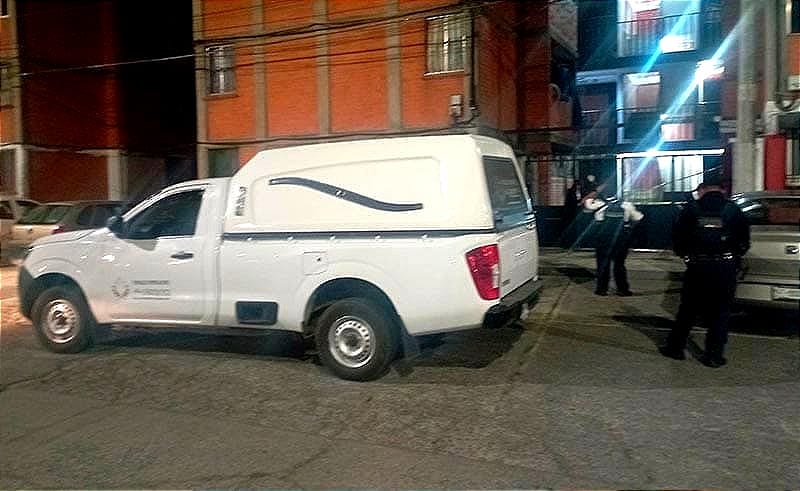 ¡SE CORTA LAS VENAS Y SE LANZA DEL CUARTO PISO! - *TENÍA 55 AÑOS