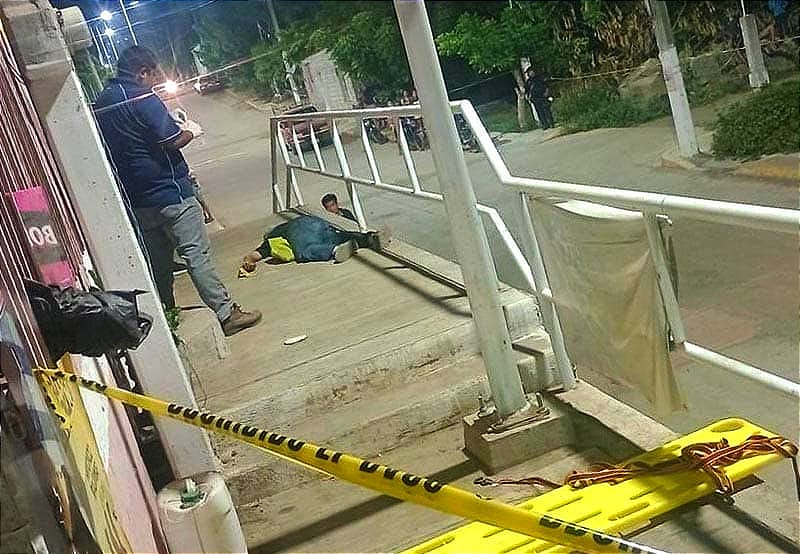 ¡ACRIBILLAN A VAQUERO EN CATEMACO! - *NO LE AVISÓ QUE ERA UN DUELO A BALAZOS