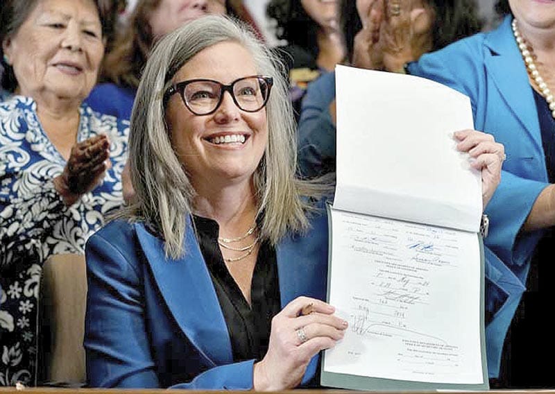 ¡FIRMAN EN ARIZONA PROYECTO DE LEY PARA DEROGAR PROHIBICIÓN DE ABORTO!