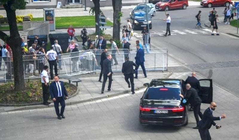 ¡ATENTADO CONTRA EL PRIMER MINISTRO DE ESLOVAQUIA!