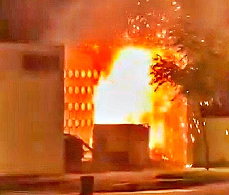 ¡EXPLOTÓ TRANSFORMADOR POR SOBRECARGA EN TEJERÍA!