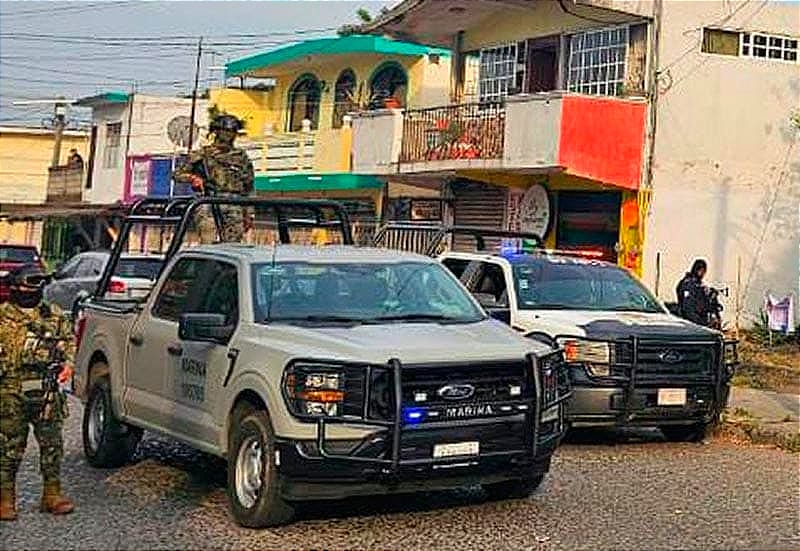 ¡SSP "REVIENTA" CASA DE SEGURIDAD! - *DETIENE A CUATRO