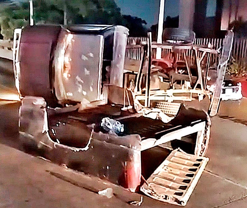 ¡SE DA CONTRA EL BICENTENARIO! - *TERMINA VOLCADA Y SIN  BATEA