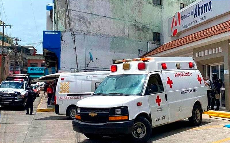 ¡LE QUITAN SU DINERO CON UN TIRO DE 9MM! - DEL BANCO A LA FARMACIA