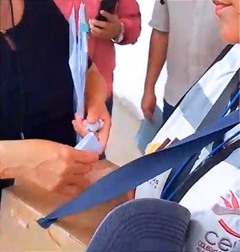 ¡HACÍAN ENCUESTAS DE SALIDA CON BOLETAS Y SIN IDENTIFICACIÓN!