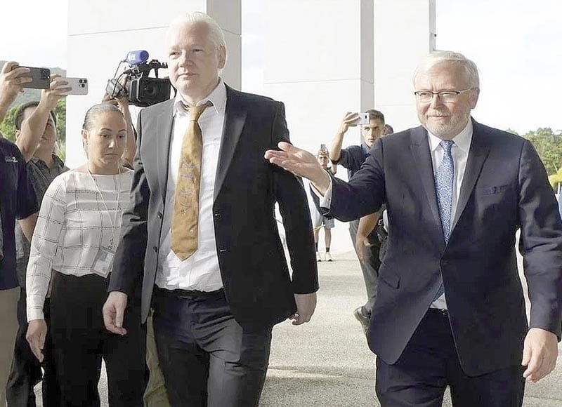 ¡SE DECLARA ASSANGE CULPABLE DE UN CARGO POR CONSPIRACIÓN!