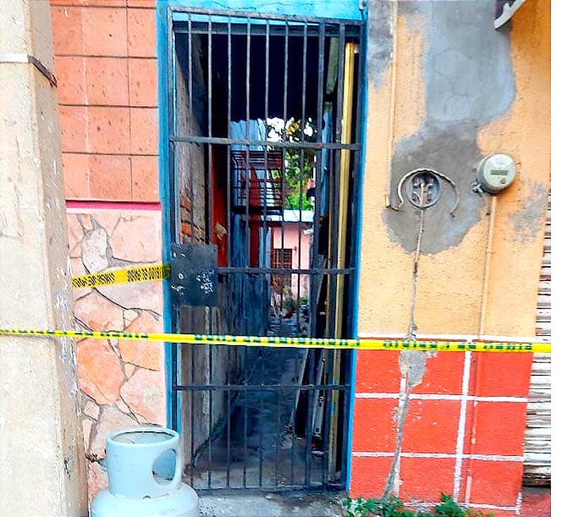 ¡TRAGEDIA EN LA HUACA! - *Fue encontrado en el piso y murió aparentemente asfixiado por el humo del fuego