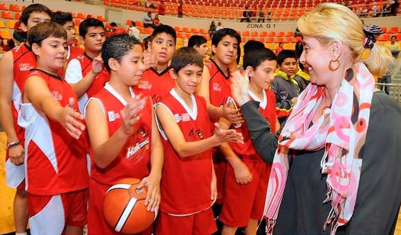 ¡ROSA BORUNDA,  FUE PILAR DE LOS HALCONES ROJOS DE VERACRUZ EN EL BALONCESTO!