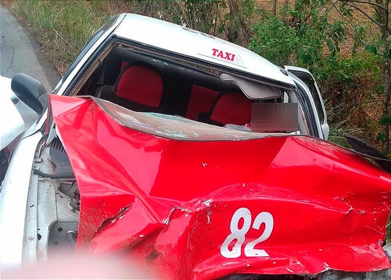 ¡CONDUCTOR DE TAXI PIERDE LA VIDA EN ENCONTRONAZO! - DOS PASAJEROS RESULTARON LESIONADOS