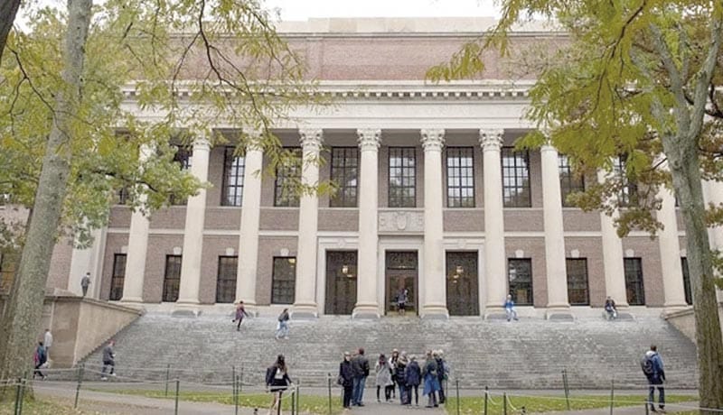 ¡DONALD TRUMP, A FAVOR DE CONCEDER RESIDENCIA PERMANENTE A EXTRANJEROS GRADUADOS EN UNIVERSIDADES DE EU!