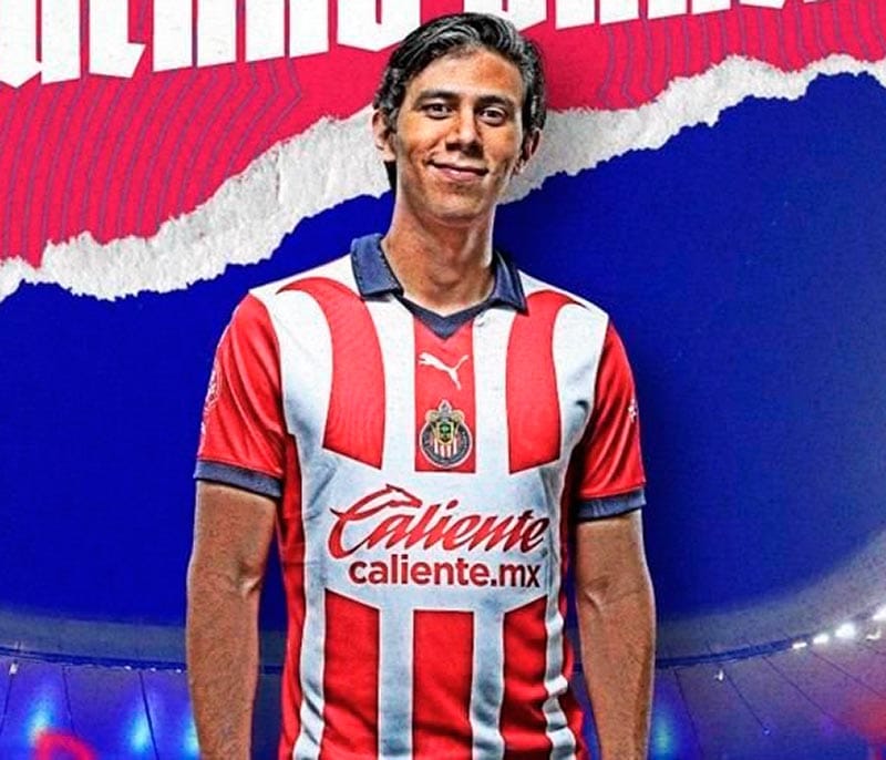 ¡JOSÉ JUAN MACÍAS SE VA DE CHIVAS A SANTOS!