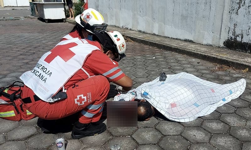 ¡PIERDE LA VIDA AL CAER DE LA AZOTEA DE CONDOMINIO! - *Don Abimael estaba impermeabilizando el techo del departamento de una amiga